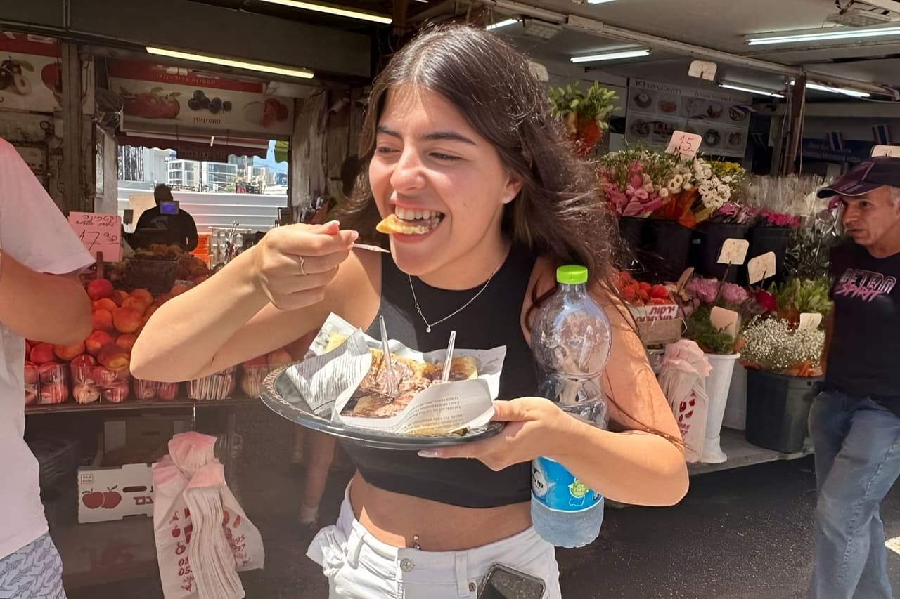 Tel Aviv: Carmel Market Food Tasting Tour  "Shuk HaCarmel"